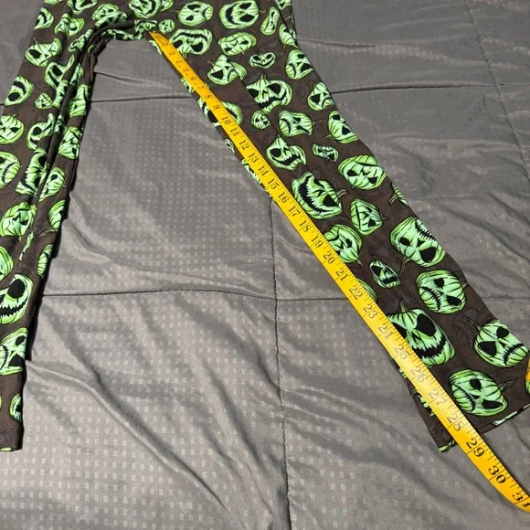 LuLaRoe TC Leggings Green Pumpkins Halloween Women's Size Tall & Curvy - Picture 6 of 8